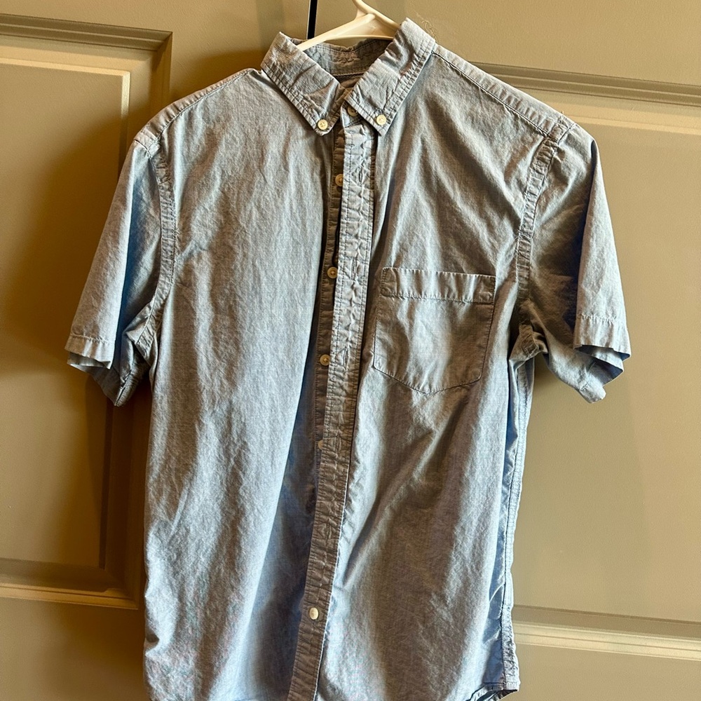 Men's Light Blue Button-Down Shirt